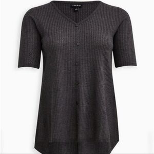 Torrid - size 1 - Favorite Tunic Waffle V-Neck Faux Button-Front Hilo Tee - GREY